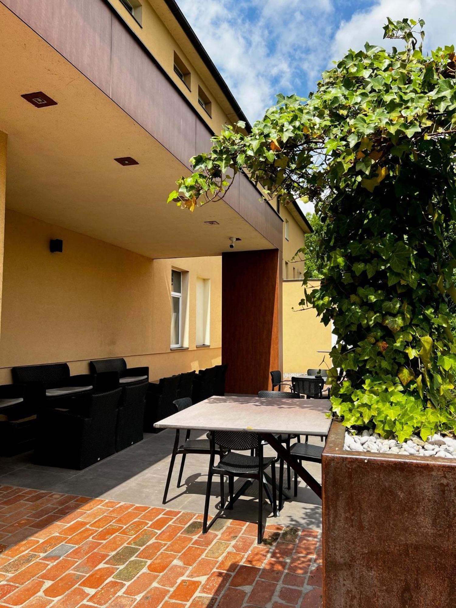 Ambient Hotel Domžale Exterior foto